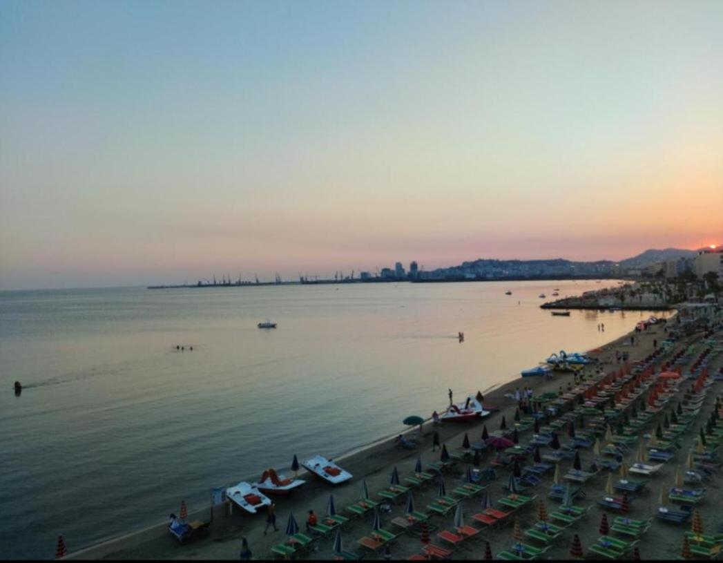 Blue Sky Apartaments Durrës Habitación foto